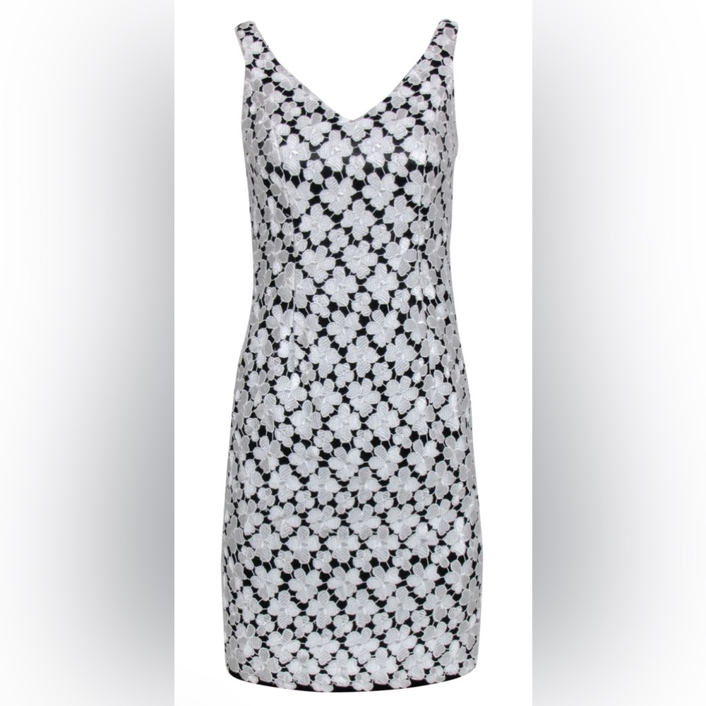 Carmen marc valvo size 6 white lace sheath dress